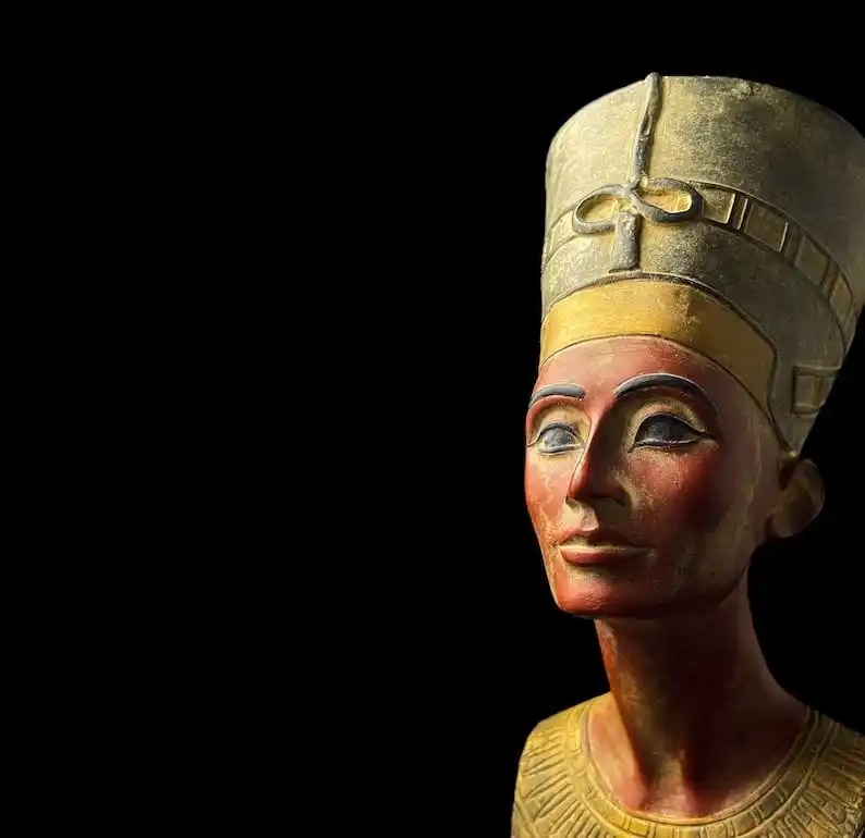 Egyptian Queen Nefertiti Statue