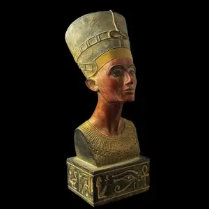 Egyptian Queen Nefertiti Statue