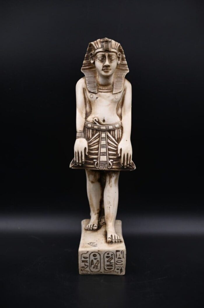 ancient-king-pharaoh-statue-made-in-egypt-antique-replica-1-700x1053 Ancient King pharaoh statue-made in Egypt-Antique -Replica - Image 1