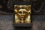 Antique Hathor Statue – Egyptian Goddess of Love, Gold Leaf Sculpture - صورة إضافية 3