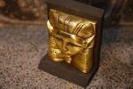 Antique Hathor Statue – Egyptian Goddess of Love, Gold Leaf Sculpture - صورة إضافية 9