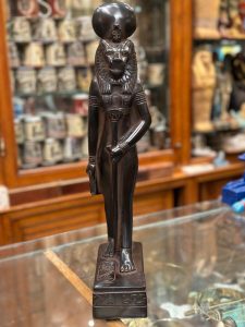 Black Basalt Sekhmet Statue – Egyptian Goddess of War Sculpture - صورة إضافية 10