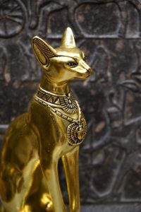 Golden Bastet Statue, Egyptian Goddess of Protection, Replica - صورة إضافية 2