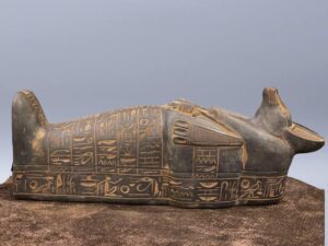 Hand-Carved Basalt Anubis Sarcophagus: Egyptian God Statue (40cm) - صورة إضافية 6