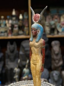 Hathor-Goddess of heaven, love, beauty, happiness and fertility in ancient Egyptian mythology-sculpture antiques statue - صورة إضافية 7