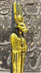 Hathor Statue – Egyptian Goddess of Love, Beauty, and Fertility - صورة إضافية 3