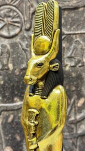 Hathor Statue – Egyptian Goddess of Love, Beauty, and Fertility - صورة إضافية 6