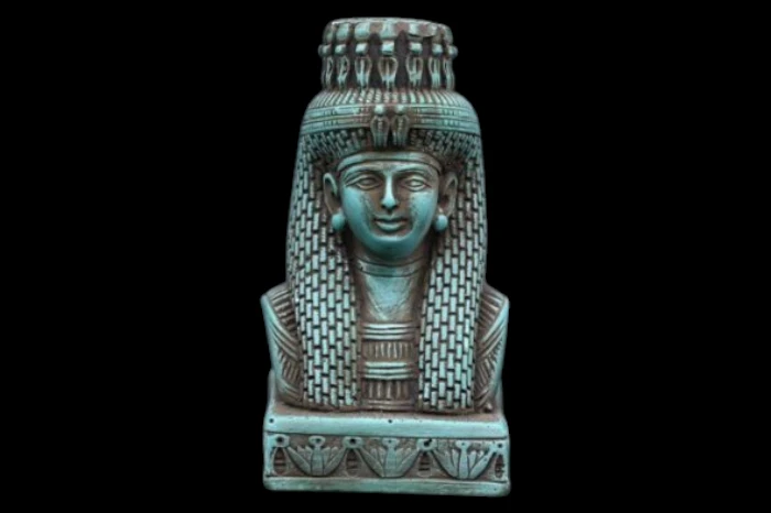 Hatshepsut Head Queen of Egypt Egyptian mythology Egyptian Antiques statues Sculpture