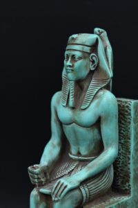 King Khafre Statue: Egyptian Pharaoh Sculpture - صورة إضافية 3