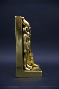 Menkaure Triad Statue – Egyptian Pharaoh, Goddess Hathor, Wife - Gold Leaf Stone - صورة إضافية 10
