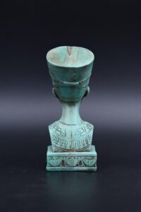Queen Nefertiti Head Statue: Egyptian Decor Replica - صورة إضافية 4