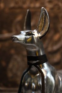 Silver Leaf Anubis Statue – Egyptian God of Mummification, Replica - صورة إضافية 2