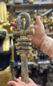 Stone Ankh – Egyptian Key of Life Sculpture - صورة إضافية 7