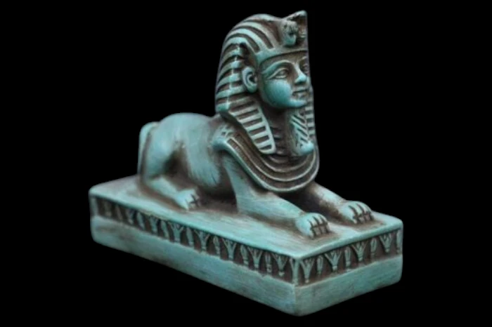 stone-sphinx-statue-egyptian-mythology-replica-1-700x466 Stone Sphinx Statue - Egyptian Mythology Replica - Image 1