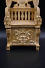 Throne of King Tutankhamun, Egyptian , Made in Egypt - صورة إضافية 3