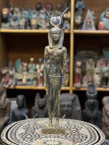 Vintage Hathor-Goddess of heaven,love,beauty, happiness-fertility in ancient Egyptian mythology-sculpture antiques statue-Egypt mythology - صورة إضافية 3