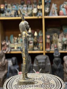 Vintage Hathor-Goddess of heaven,love,beauty, happiness-fertility in ancient Egyptian mythology-sculpture antiques statue-Egypt mythology - صورة إضافية 4
