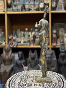 Vintage Hathor-Goddess of heaven,love,beauty, happiness-fertility in ancient Egyptian mythology-sculpture antiques statue-Egypt mythology - صورة إضافية 7