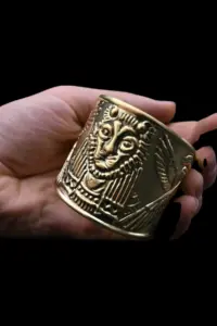 Goddess Sekhmet Bracelet: Yellow Brass Egyptian Antiquity - Image 5