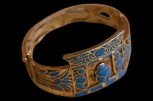 Handmade Sterling Silver Scarab Bracelet – Egyptian Turquoise Replica - Image 3